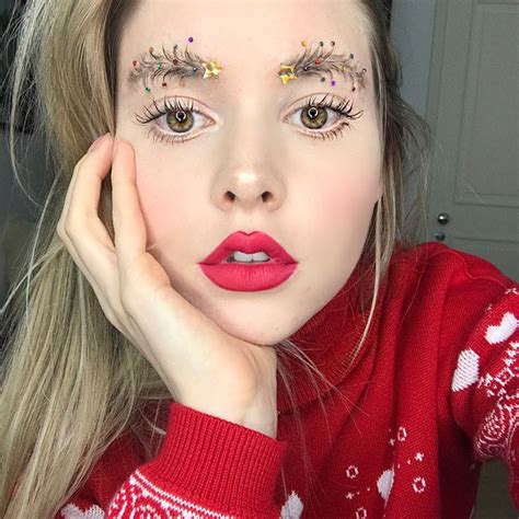 На данном изображении может находиться: 1 человек | Christmas makeup ...