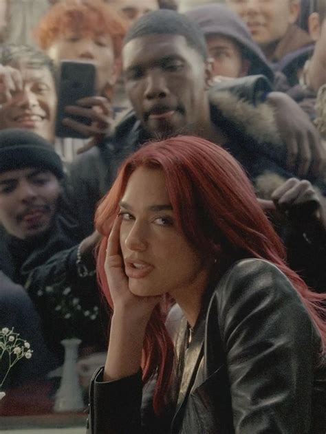 12 Fakta Mengejutkan tentang Dua Lipa, Nekat Tinggalkan Rumah demi