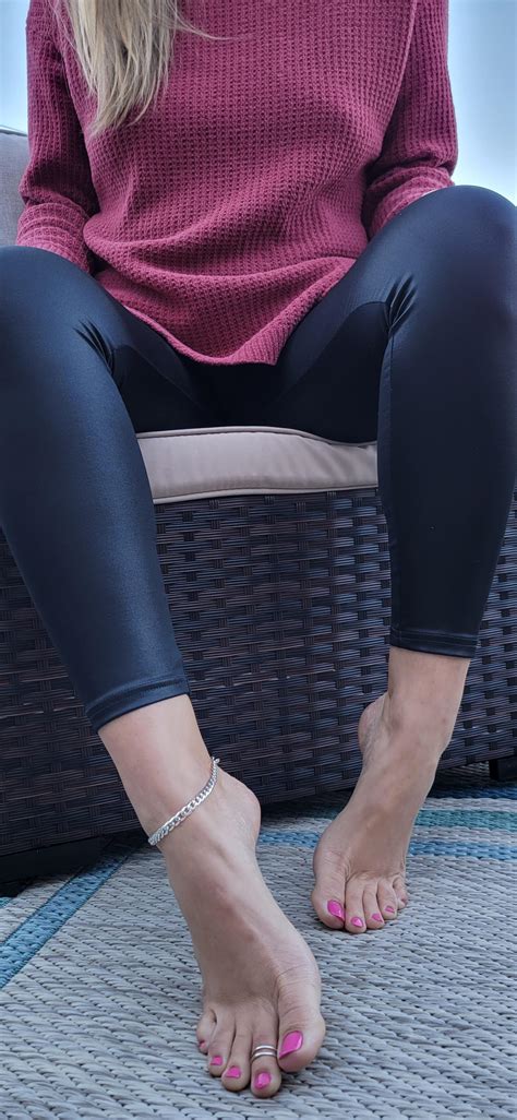 Once you make it past my yummy toes and high arches, come here and let