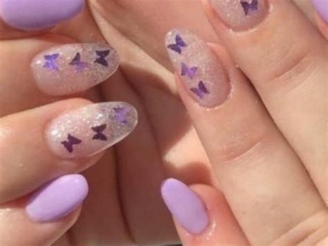 Diseños de uñas lila