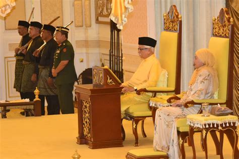 kesetiaan  negeri bukan parti politik  peribadi tuanku