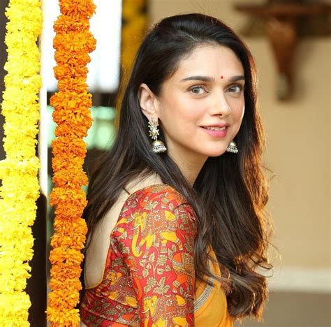 Pin by Saved on My jyaa | Beautiful girl makeup, Beauty girl, Beautiful