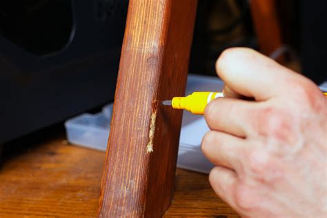 Kratzer im Holz - Sechs Methoden zum Beseitigen