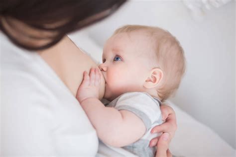 Acné neonatal: causas, síntomas y tratamiento - Muy Salud