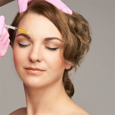 ProDerma Clinic: Естетични процедури за лице и тяло.