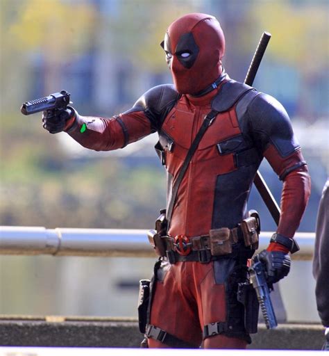 LAS CRÓNICAS DE AXA: Nuevas imágenes y vídeo del rodaje de Deadpool