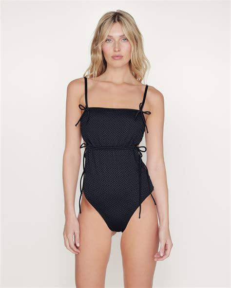 GirlsMustHave - A unique swimwear collection by Alexandra Classen