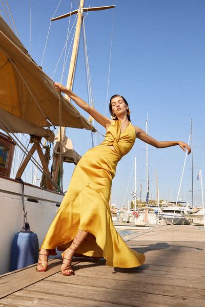 Haute couture dresses: exclusivity and style with Mariano Moreno