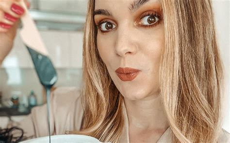 how to make waxing less painful at home