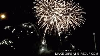 Гифка салют фейерверк гиф картинка, скачать анимированный gif на GIFER