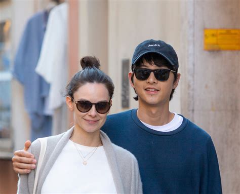 All about Song Joong-ki and Katy Louise Saunders’ love story