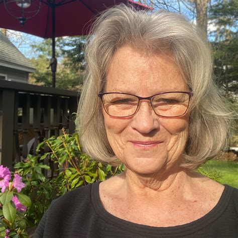 Linda Coron, Topsham, ME Real Estate Associate - RE/MAX Riverside