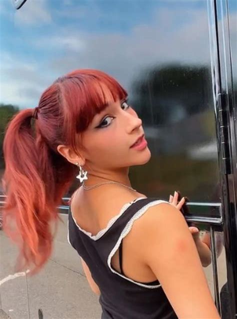 Paulina Villarreal de The Warning es reconocida como la mejor baterista