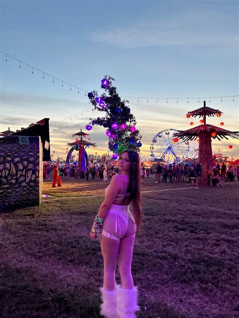 #rave #ravefit #techno #edm #kandi in 2025 | Rave girls, Cute rave