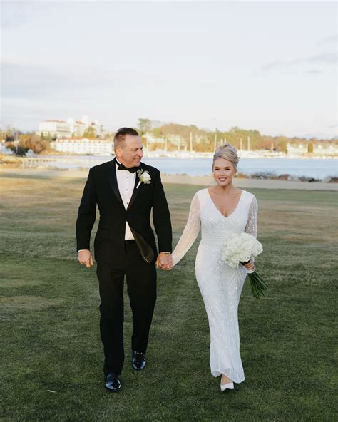 KAROLINE LEAVITT | Beach day with my beach bum ☀️💛🥰 | Instagram