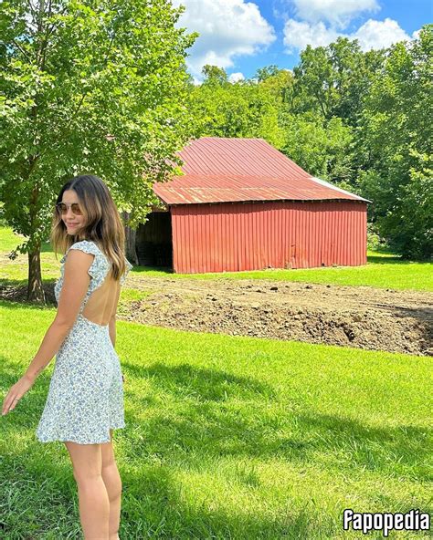 Lucy Hale Nude Leaks - Photo #1707762 - Fapopedia