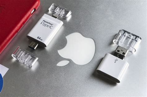 Нашли универсальную флешку для iPhone, и всех остальных смартфонов