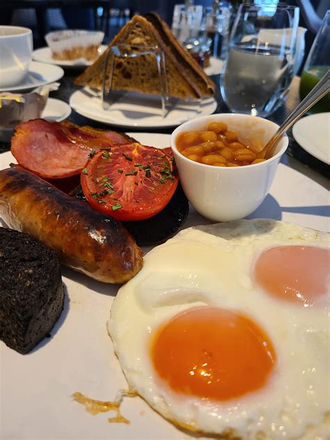 London, real time updates. Sept 2022. – Tracy's Backpack