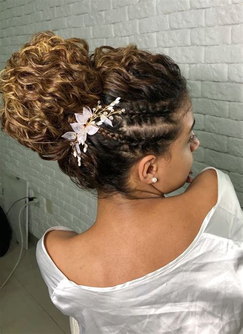 Penteados Elegantes Para Cabelo Cacheado - 30 Melhores Penteados para Cabelo Cacheado que vão te deixar Diva ...