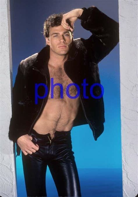 JON ERIK HEXUM #330,SHIRTLESS,BARECHESTED,voyagers,cover up,8x10 photo