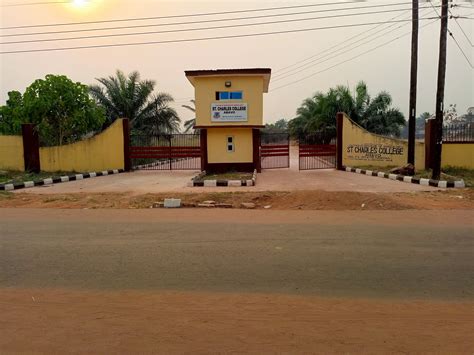 Welcome to St Charles College