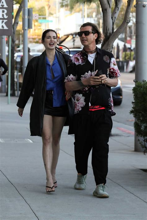 Gwen Singer in a Black Trench Coat Was Seen Out with Gavin Rossdale in