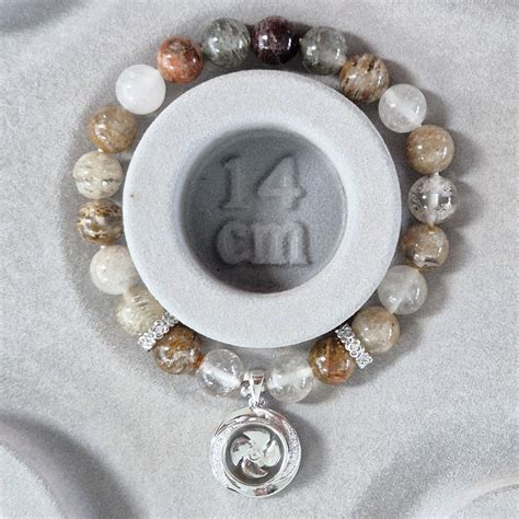 Gunn - Tarot & Crystal | Bangkok