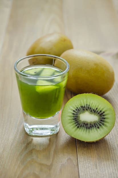premium photo glass  kiwi juice