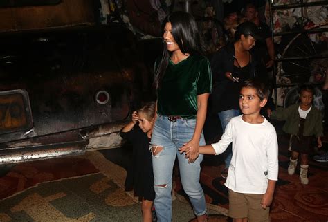 Kourtney Kardashian of KUWTK Flaunts Curves in Glittery Green Dress