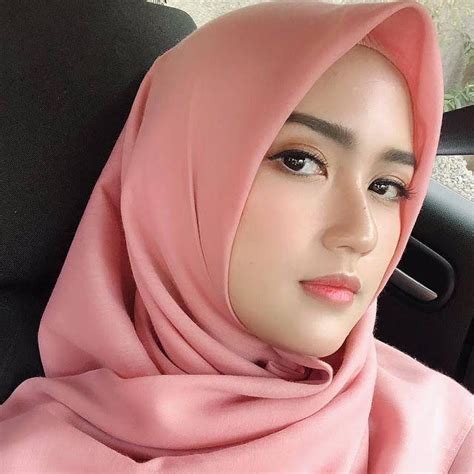 inilah koleksi wanita cantik berhijab  indonesia global  news