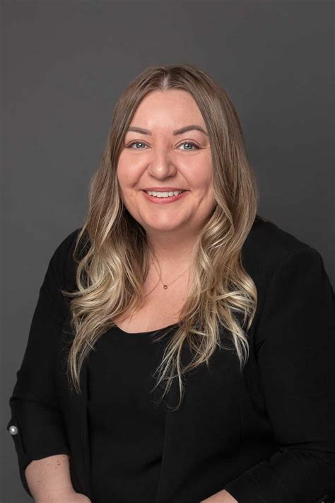 Amber Hall — Alberta Women Entrepreneurs