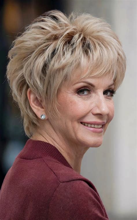 upcoming beauty trends will feature more short haircuts for mature women