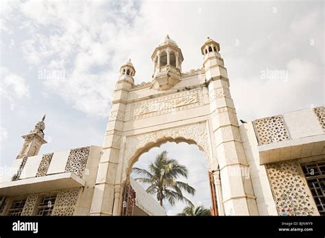 Haji ali dargah hi-res stock photography and images - Alamy