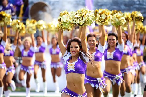 Minnesota Vikings Cheerleaders Holding Virtual Tryouts This Year