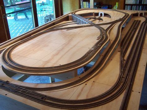 100 4x8 HO Layouts ideas | model railway track plans, model train layouts, train layouts