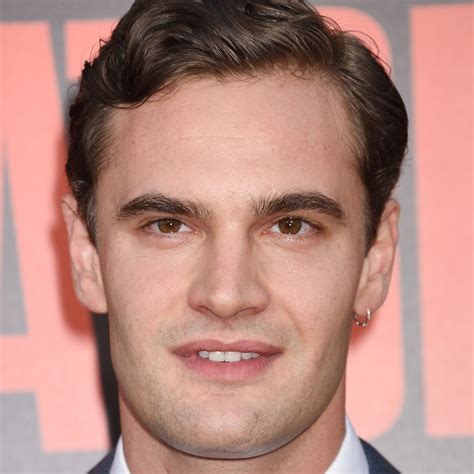 The full story of how fame changed for Tom Bateman 31