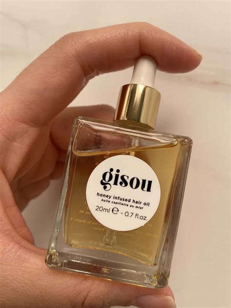 Gisou Hair Oil Review - It's A Yummy Treat Your Hair - Hello Mia Wilson
