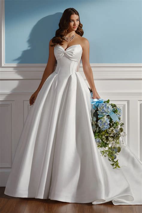 Martin Thornburg Spring 2026 Bridal Dresses | Boston Bridal Atelier