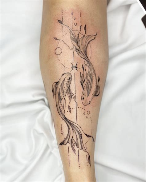 Tatuagem Signo Peixes Feminina