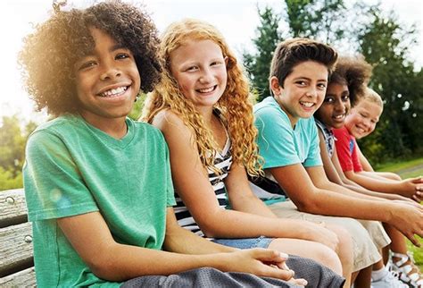 teenage child explore  world hotel univers arras learn