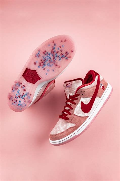 SPORTS | Chaussures de sport mode, Chaussure homme mode, Chaussures ...