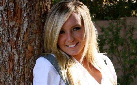 Jessica Nigri Tumblr jessica nigri gif | Tumblr