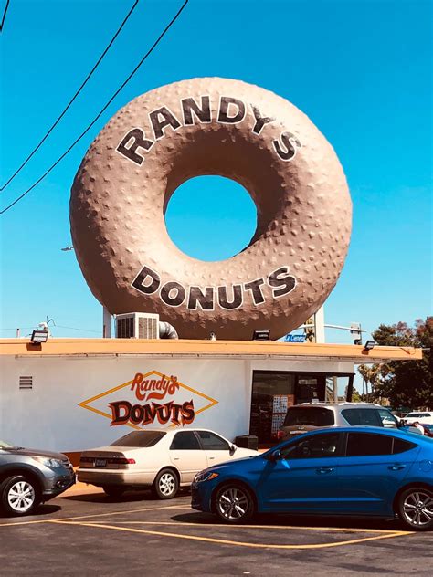 Randy's Donuts in Inglewood | Atlas Obscura
