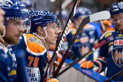 AHL-puolustaja Niko Mikkola liittyy Leijoniin – kolme pelaajaa putosi ...