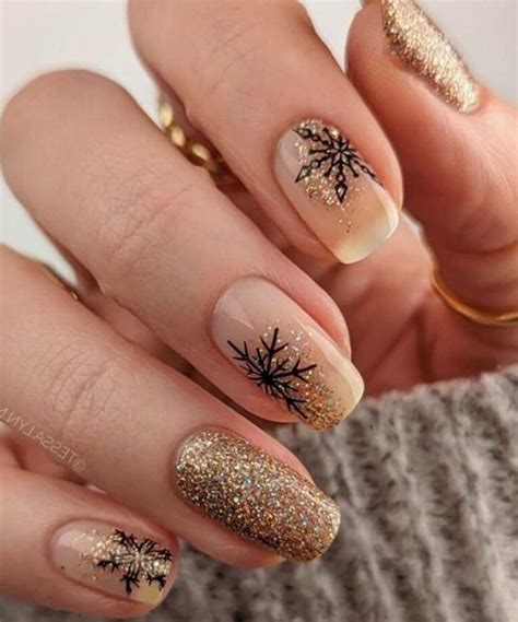 Perfect Winter Nail Ideas for Short Nails - TailoringinHindi