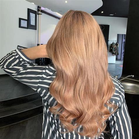 Цвет волос Розовое золото: 5 популярных оттенков для окрашивания Rose Gold