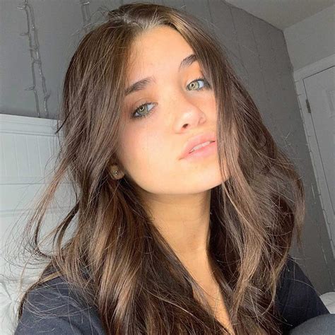 10 Fakten über TikTok-Star Nessa Barrett | BRAVO