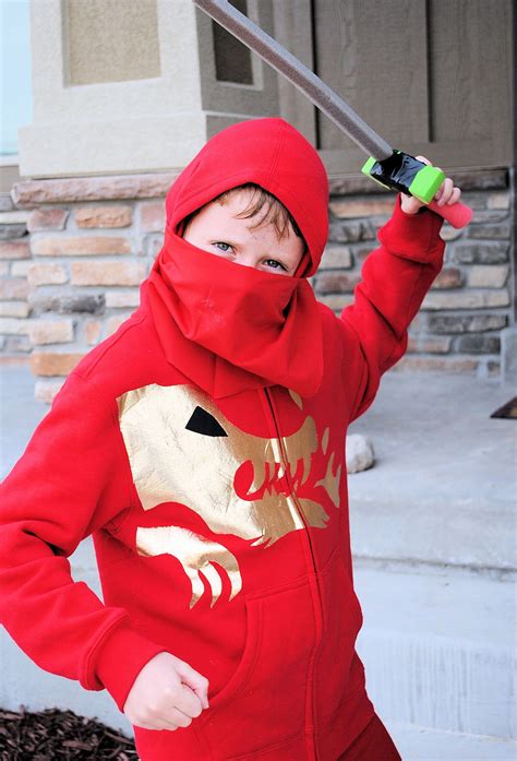 Crazy Little Projects: No Sew Lego Ninjago Costume | Easy christmas