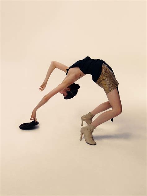 Charlotte Lindvig, Hazel Townsend, Lary Muller & Viktoriia Gera in V