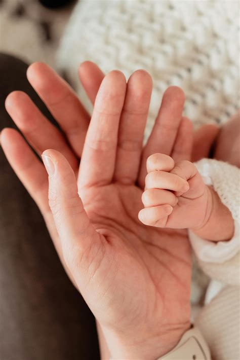 small hand gesture       small hand